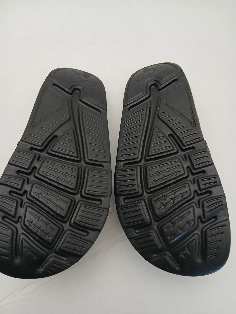 Fila Black Slide Sandals with Pink Kids Various Sizes New $18